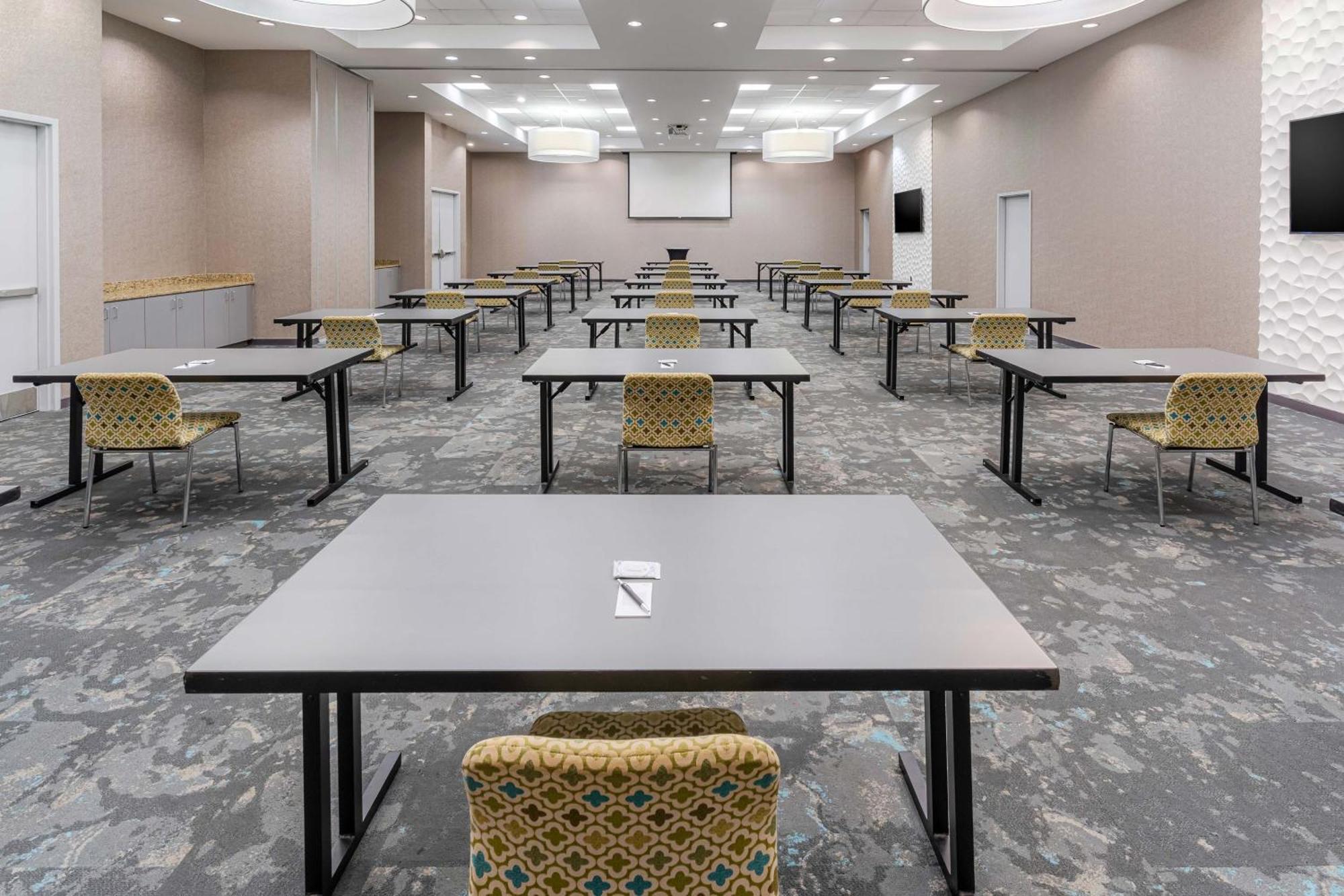 Aloft Tapestry Park Jacksonville