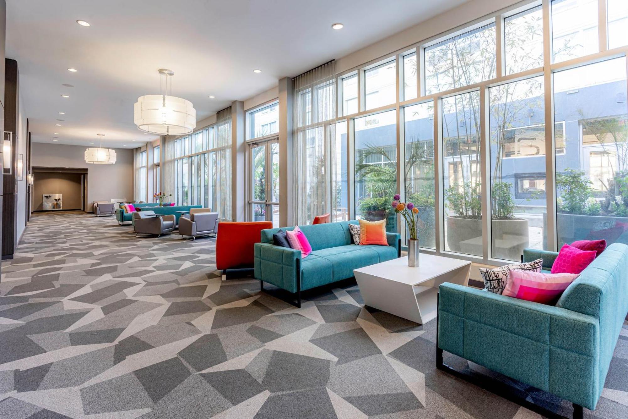 Aloft Tapestry Park Hotel 4*
