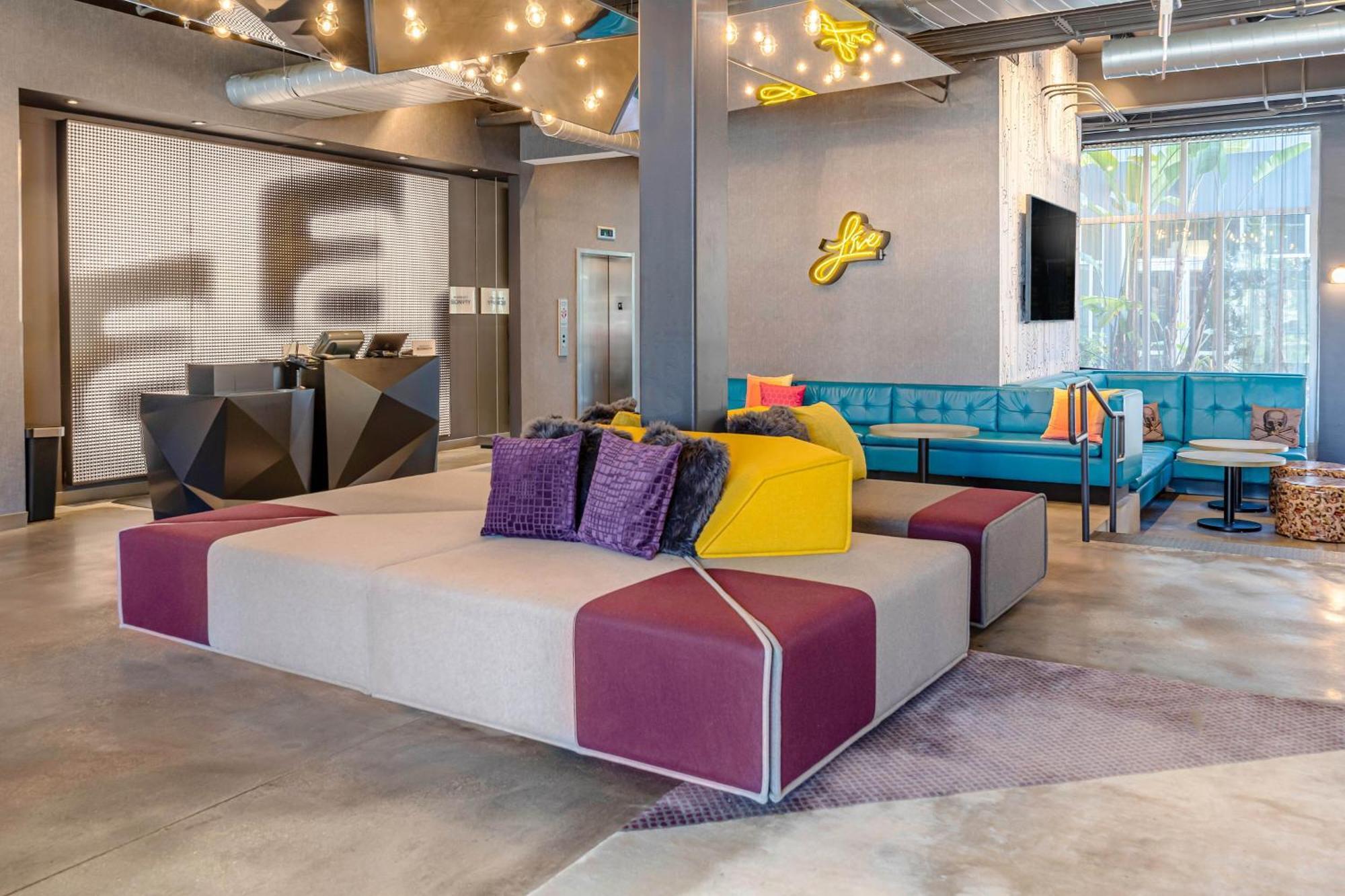 Aloft Tapestry Park Hotel 4*
